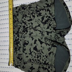 Lululemon In Movement Short *Everlux 2.5"